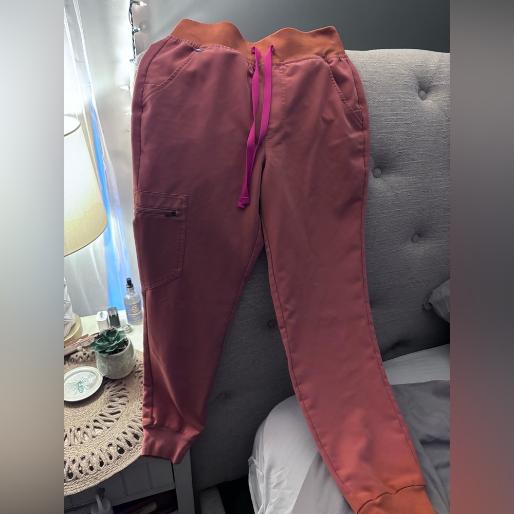 Size XS/P Figs Dirty Chai Scrub Joggers-Lightly worn-Do not fit
